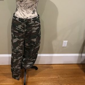 Forever 21 green camouflage cargo pants